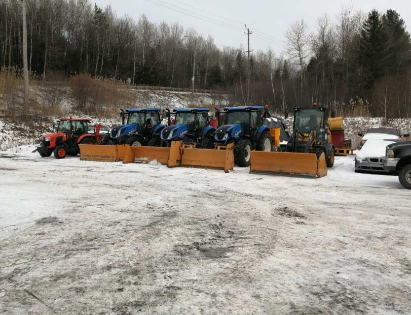 Équipement de déneigement AG Excavation — saison hivernale Sherbrooke